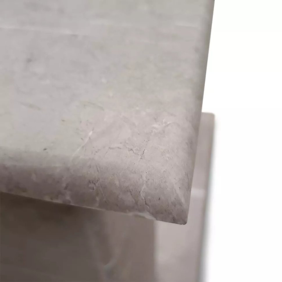 Каминокомплект Хорошие Камины Марс с очагом RealFlame Eugene мрамор