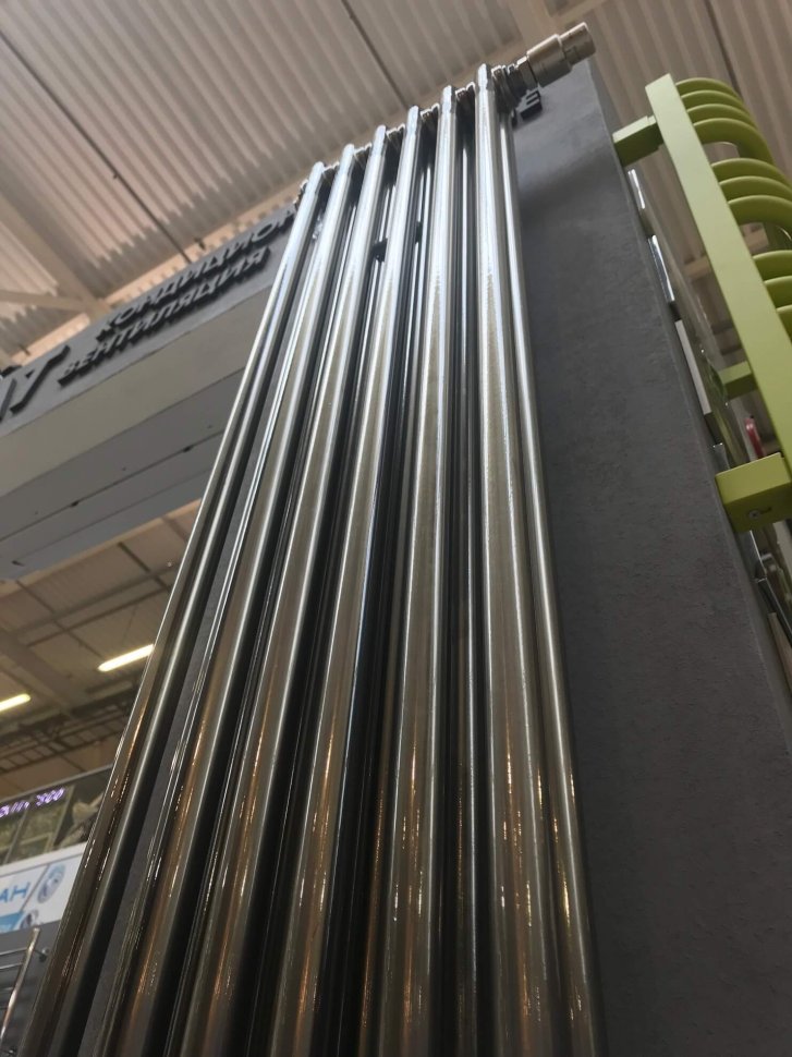 Стальной трубчатый радиатор Zehnder 2180 Charleston 12 секций TechnoLine